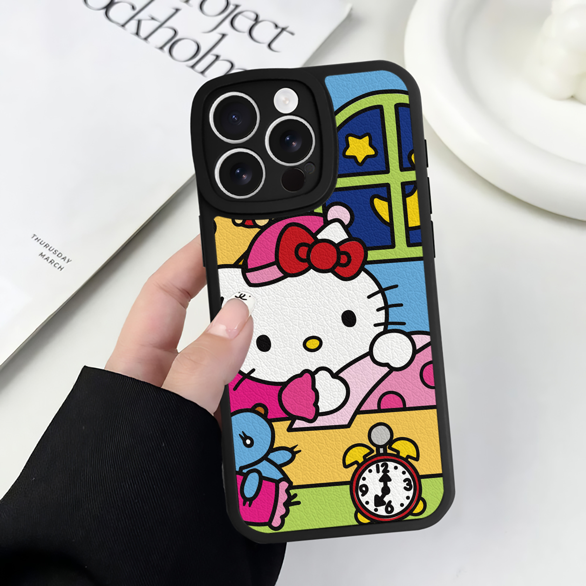 （画像用） Hello Kitty ハローキティ 【iPhone 16シリーズ対応】シリコンスマホケース（レザー調） 材質：シリコン
